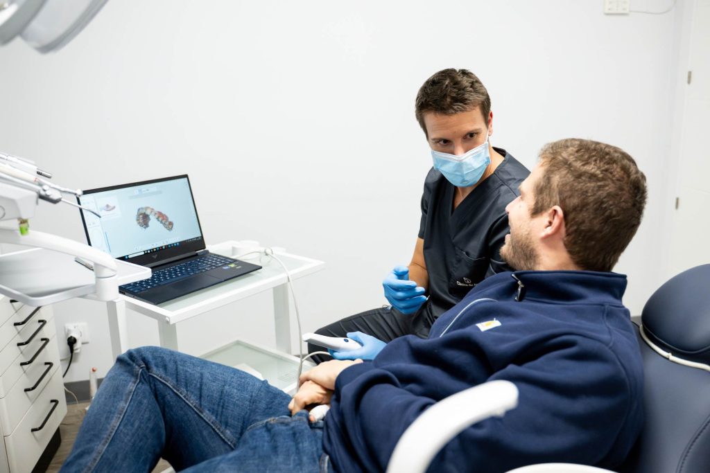 Odontólogo en Puente de Vallecas y Tetuán Madrid, dentista en Puente de Vallecas y Tetuán Madrid, clínica dental en Puente de Vallecas y Tetuán Madrid
