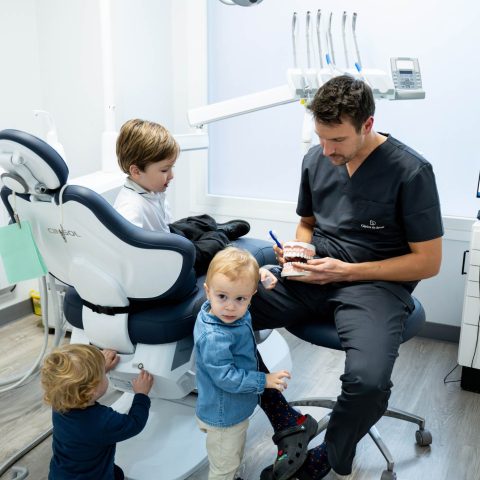 Odontólogo en Puente de Vallecas y Tetuán Madrid, dentista en Puente de Vallecas y Tetuán Madrid, clínica dental en Puente de Vallecas y Tetuán Madrid